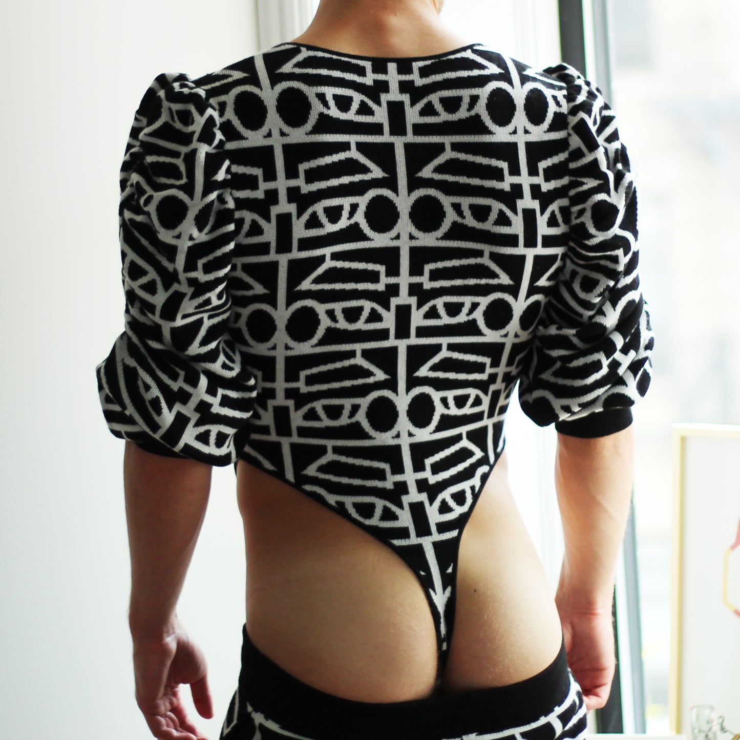 EYES body knitwear